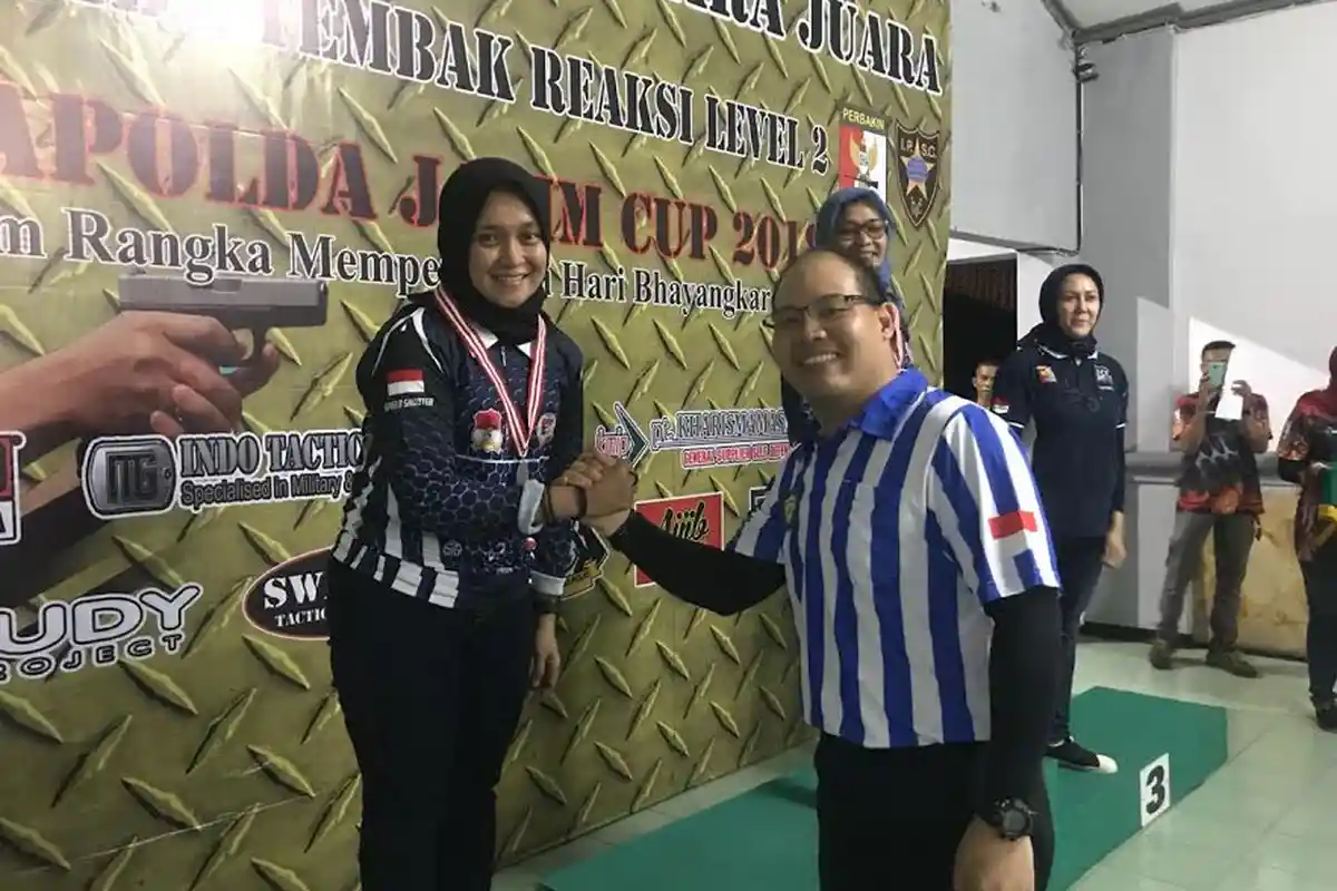 Dokter Cantik Asal Gowa Ini Juara II Kapolda Jatim Cup IPSC Level II