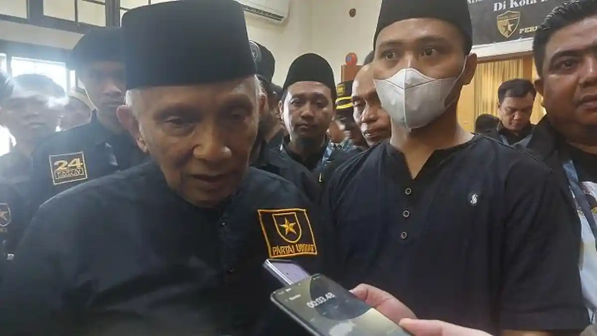 Di Makassar Ketum Partai Ummat Amien Rais Blak-blakan Minta Pemerintah Bubarkan MK