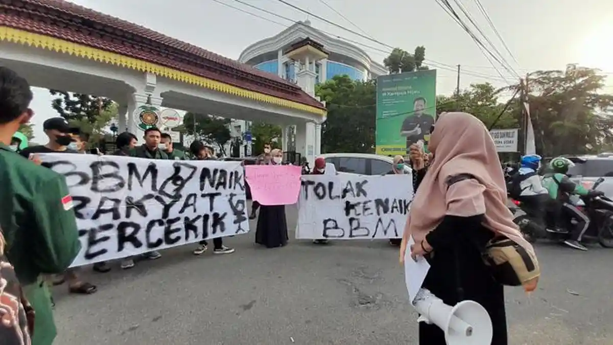 Aliansi Mahasiswa USU Gelar Aksi Unjuk Rasa, Minta Pemerintah Batalkan Kenaikan Harga BBM