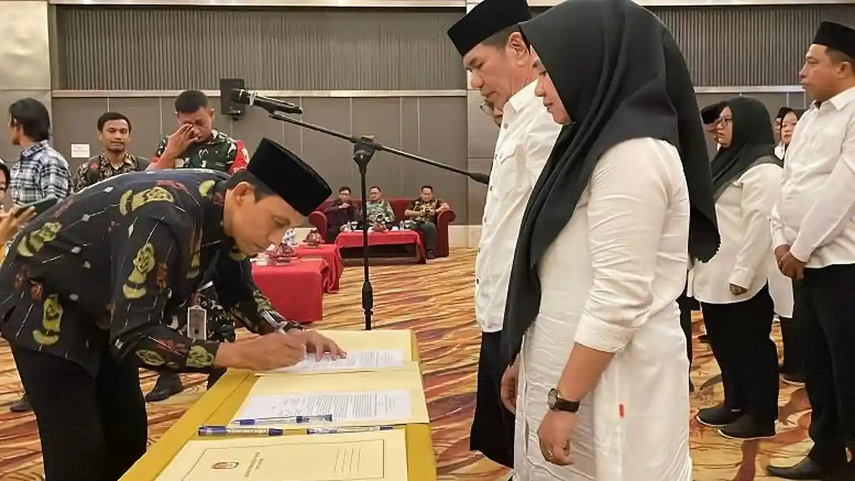 Ketua KPU Palu Lantik 40 Anggota PPK Pilkada 2024, 6 Orang Peserta Baru