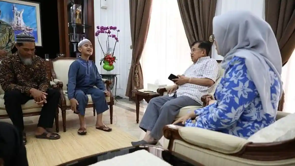 Bocah Tuna Netra Penghafal Al Quran dari Dusun Palapi Sulbar, Senang Bertemu JK