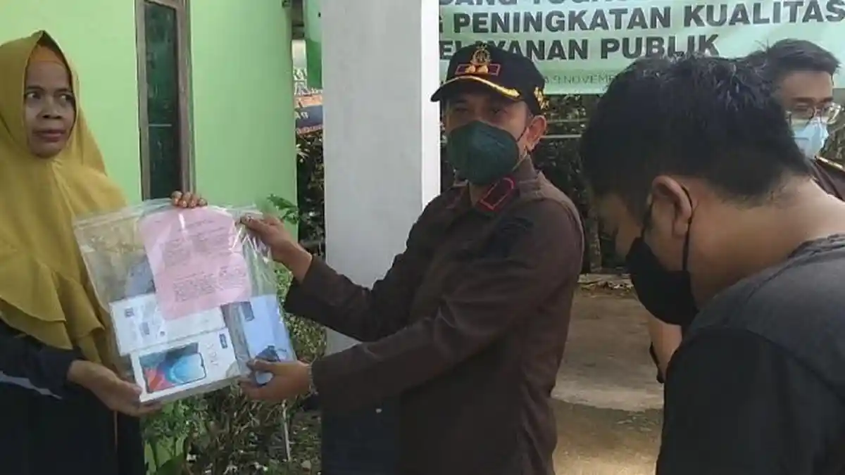 Bebas Pasca Dapat Restorative Justice dari Kejari Tapin,  Pencuri Handphone Ini Minta Maaf