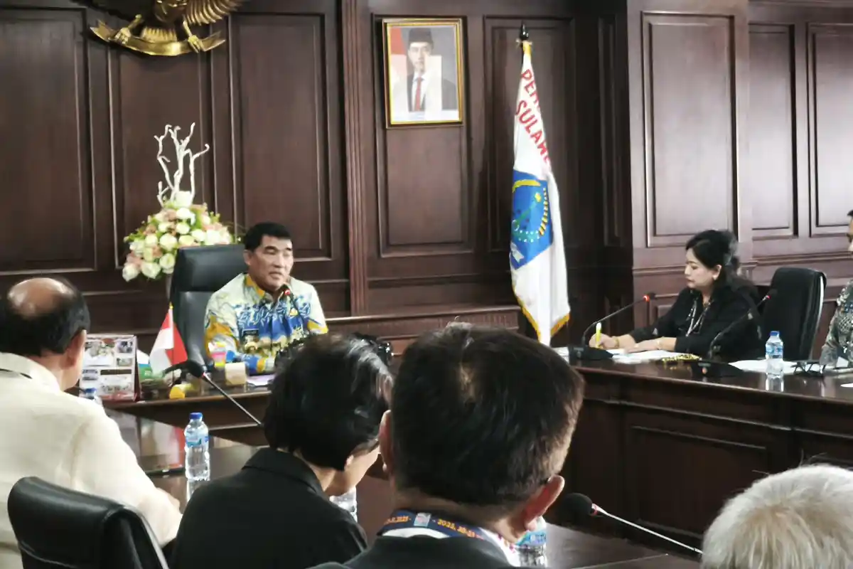 Yulius Selvanus Paparkan Potensi Sulut di Depan Pebisnis ASEAN, Sentil Jalur Kereta Api