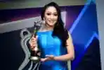 Ira Swara di Ajang AMI Awards 2012