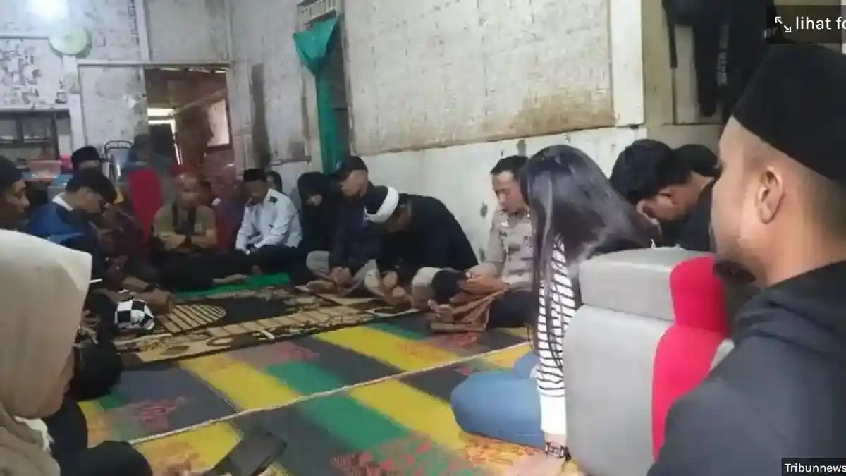 KASUS KEMATIAN Bocah RAF Diduga Dianiaya Ibu Tiri, Ayah Sebut Jatuh Kamar Mandi, Ibu Kandung Curiga