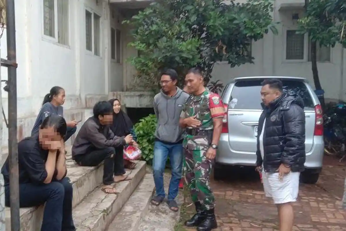 Sejoli Diduga Bandar Sabu Digerebek Warga, Terungkap Sudah 7 Bulan Ngekos di Jatinangor Sumedang