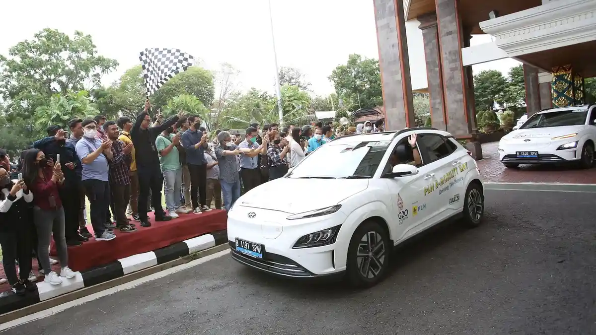 LAGI-LAGI Luhut Dapat Tugas Baru dari Presiden Jokowi, Perintahkan Pejabat Menggunakan Mobil Listrik