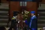 Soekarwo Mendapatkan Gelar Doktor Honoris Causa