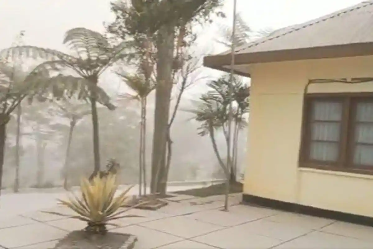 Gunung Merapi Erupsi, Hujan Abu Hingga Sejumlah Objek Wisata Ditutup Sementara