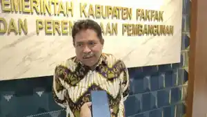 Sulaiman-Uswanas-mengatakan-Pemkab-Fakfak-telah-menganggarkan-TPP-guru.jpg