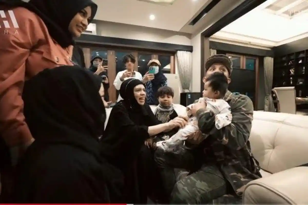 Reaksi Aurel Diledek Atta Halillintar di Depan Orang Tuanya, Ibu Mertua Heran