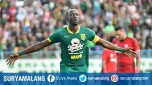 gelandang-persebaya-surabaya-makan-konate-di-piala-gubernur-jatim-2020.jpg
