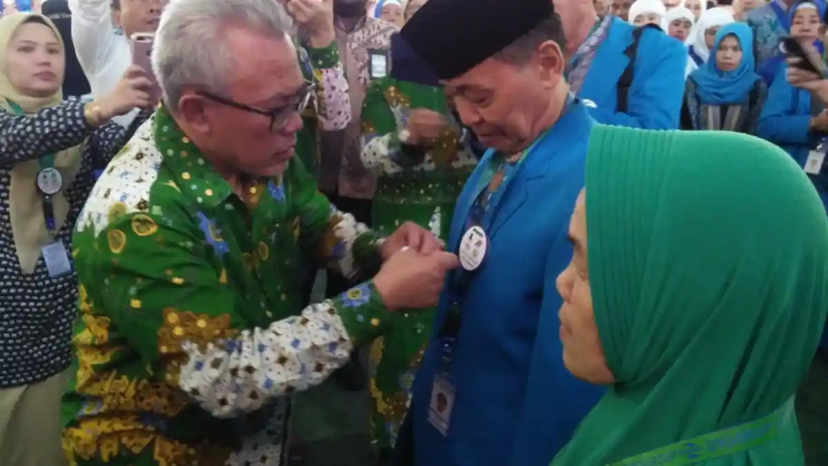 Kemenag Lepas Keberangkatan Perdana Haji Khusus Jamaah HIMPUH