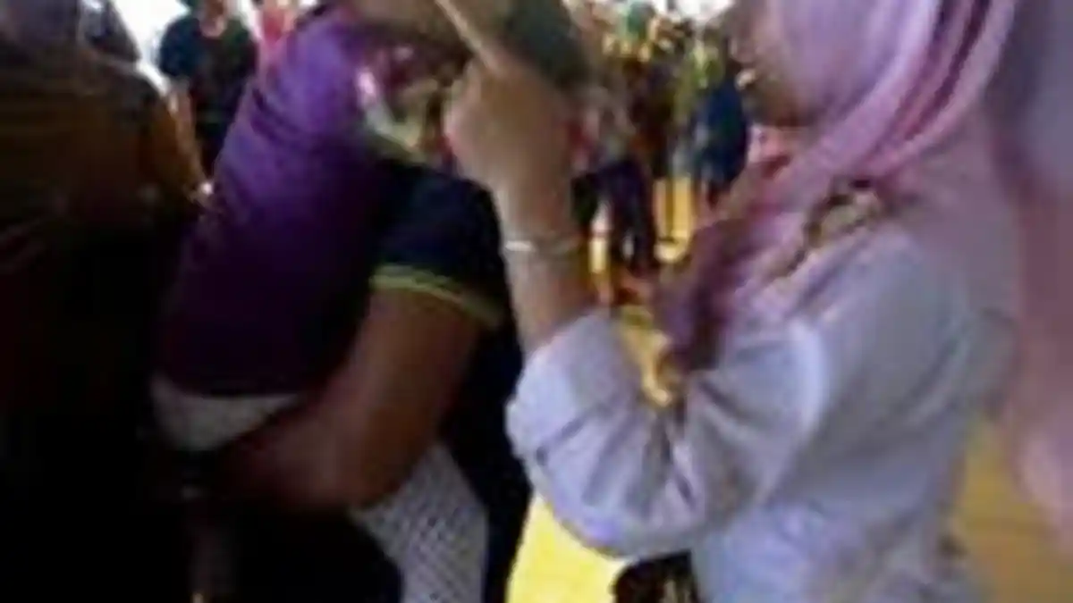 Ibu Tewas Kecelakaan, Bocah Dua Tahun Ini Bisa Senyum Setelah Diberi Permen