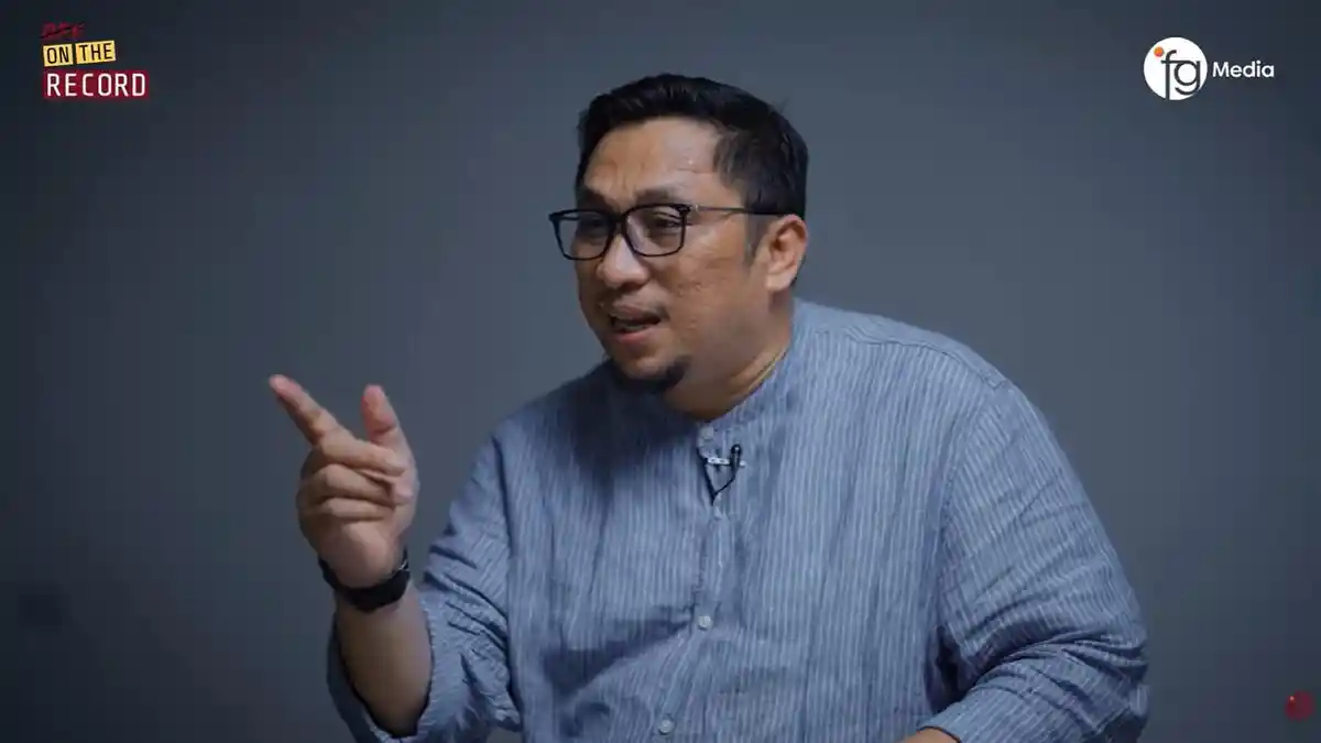 Feri Amsari dan Keluarga Di-doxing hingga Diberi Pesan Ancaman 