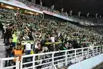 Puluhan-Ribu-Bonek-saat-memadati-laga-Persebaya-vs-Persibo.jpg