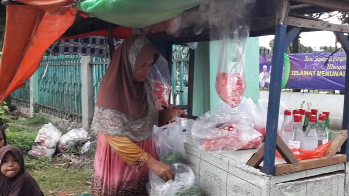 Warga Sekitar TPU Kebon Nanas Kecipratan Rezeki dari Peziarah