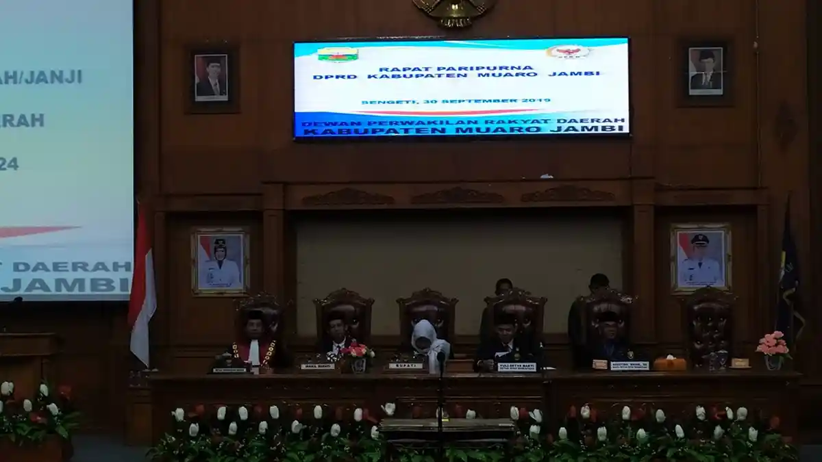 DPRD Gelar Paripurna Penetapan Ketua dan Wakil Ketua DPRD Muaro Jambi Defenitif