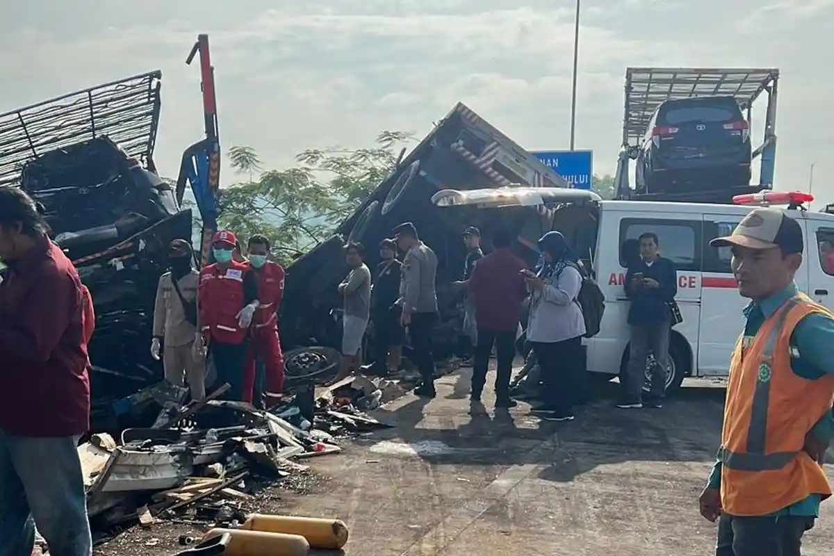 Polisi Sebut Tiga Kemungkinan Penyebab Kecelakaan Maut di Tol Semarang-Solo yang Tewaskan 8 Orang