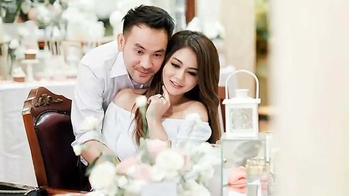 Jenita Janet Menikah dengan Danu Sofwan, Unggahan Mantan Istri Jadi Sorotan : Selamat Berbahagia