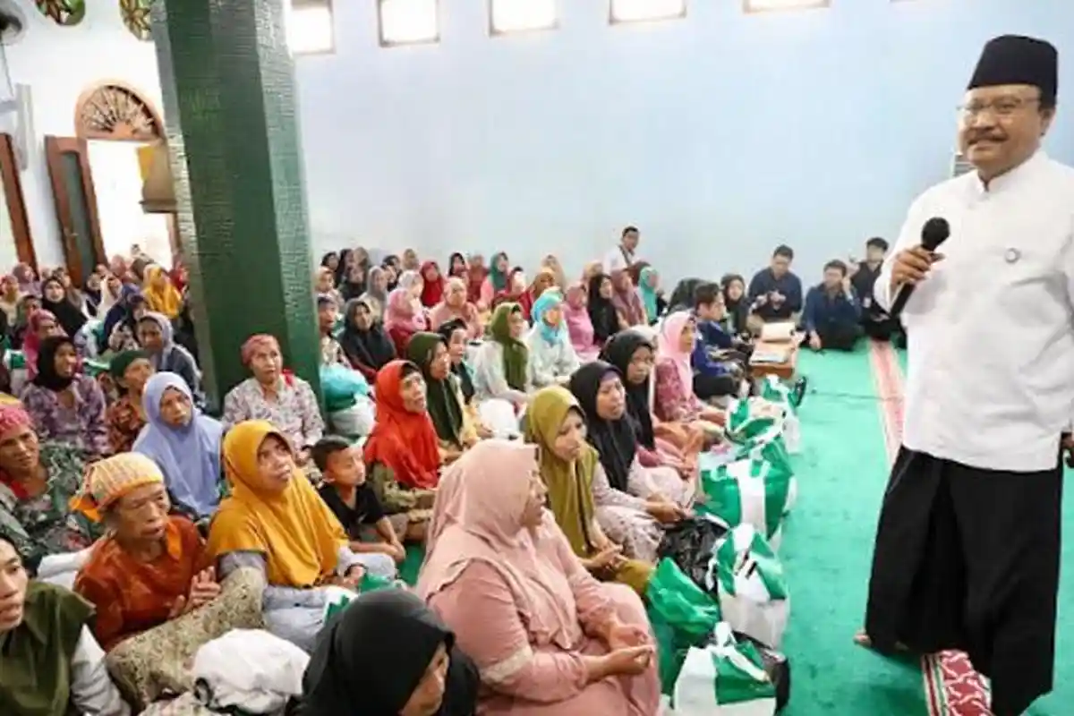 Gus Ipul Safari Ramadhan di Pasuruan, Mensos Harapkan Warga Miskin Pelahan Lepas Dari Bansos