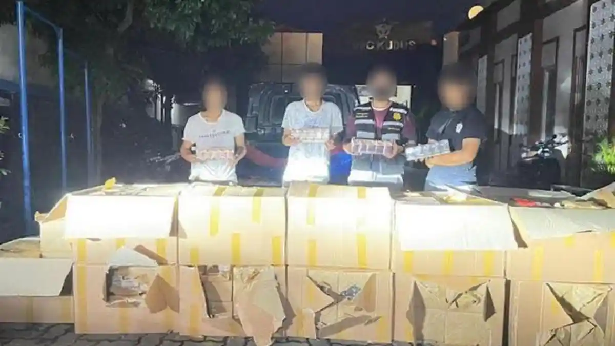 Angkut Rokok Ilegal, Sebuah Mobil Pick Up Diamankan Bea Cukai Kudus