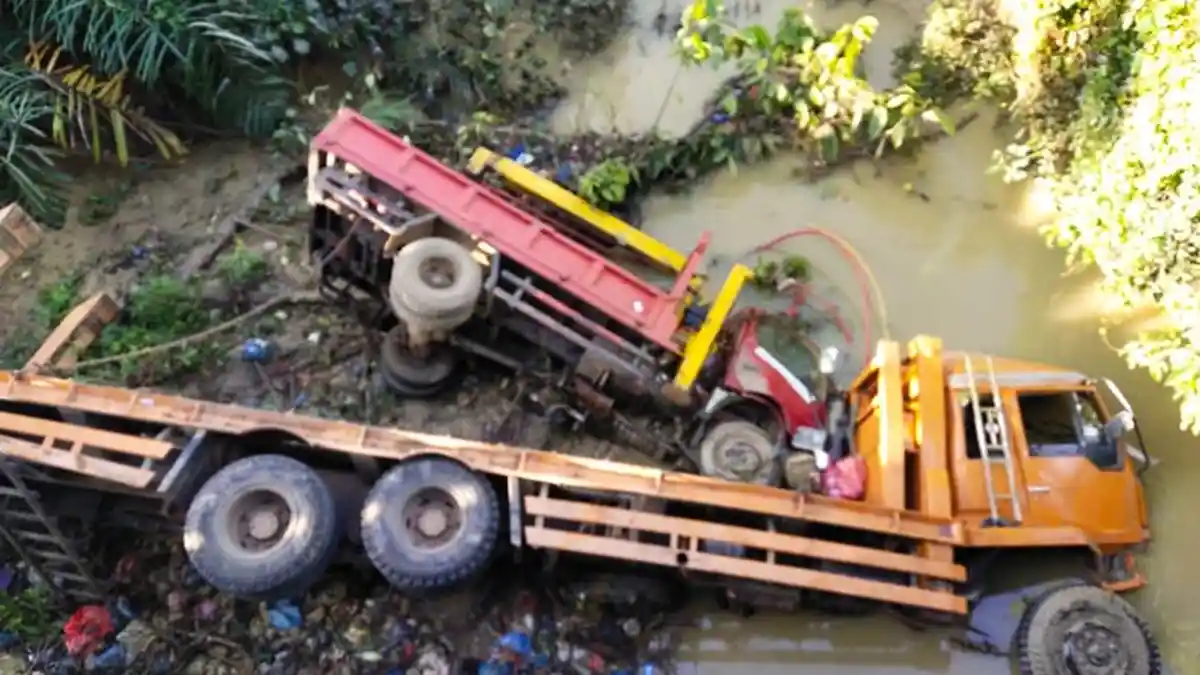 Trado Bawa Truk Terjun ke Sungai Coih Lueng Putu, Sopir dan 2 Rekannya Selamat, Begini Kronologisnya
