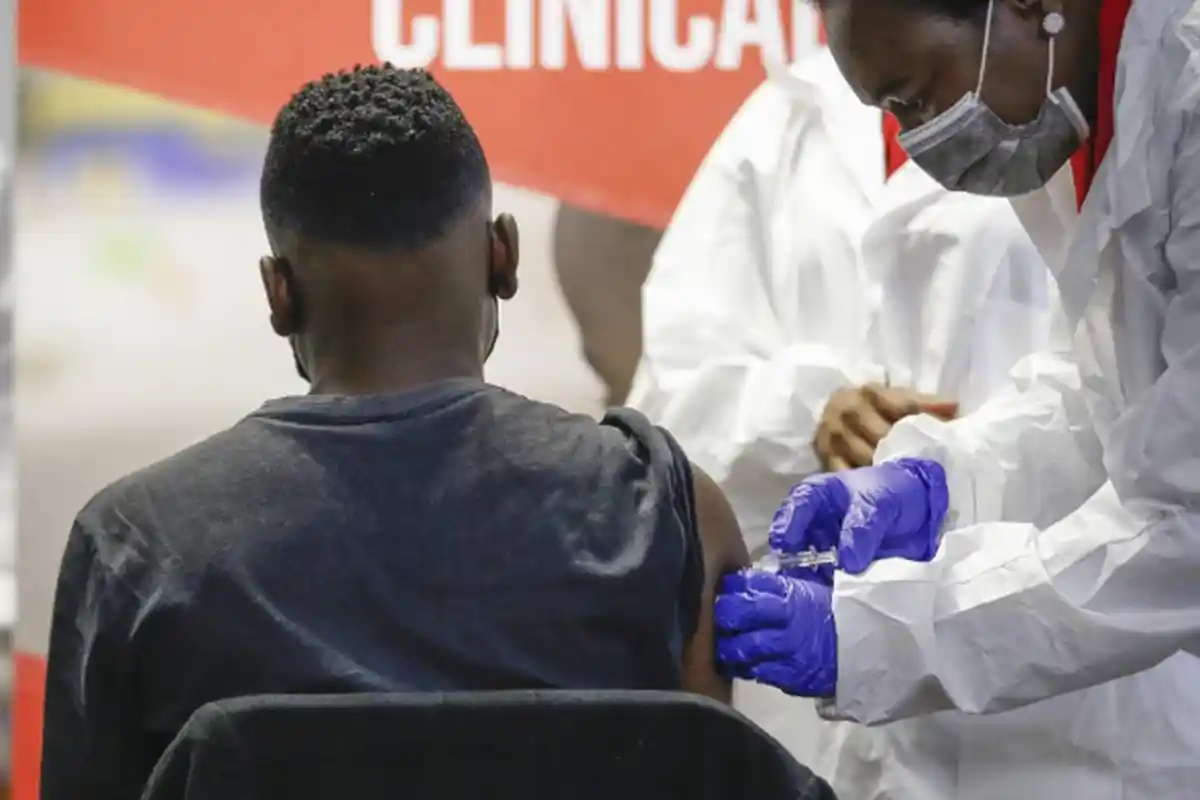 Distribusi Vaksin Global Belum Merata, WHO Tak Setuju Vaksin jadi Syarat Perjalanan Luar Negeri