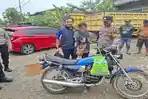 Nasib Apes Maling RX-King di Sekadau! Motor Curian Mogok di Jalan, LD Langsung Ditangkap Warga