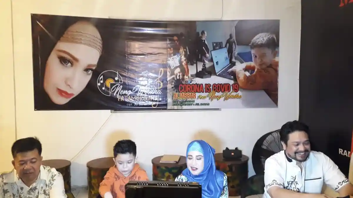 Duet Al Jabbar Dan Neng Wirdha di Single 'Corona Is Covid-19' Berbahasa Inggris