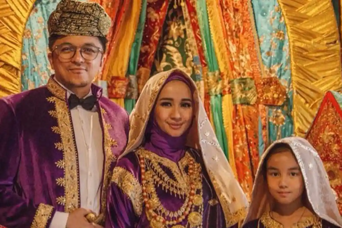 Nggak Nyangka! Aleesya Tulis Pesan Minta Engku Emran Lakukan Ini!