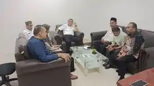 Wabup-Pidie-Jaya-saat-mengunjungi-rumah-Rahmat-Aulia-pada-28-Januari-2023.jpg