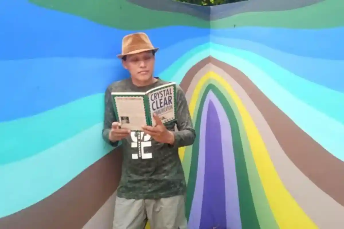 Selebritis Pamerlah Saldo Prestasi dan Karya kata Lutfi JW