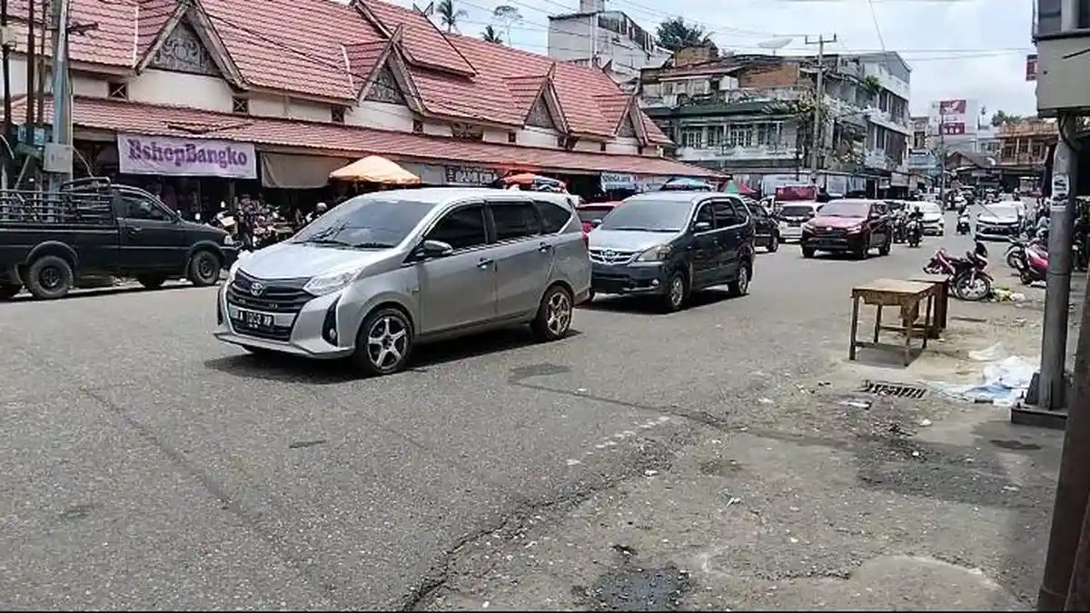 Arus Kendaraan di Bangko Mulai Padat Jelang Mudik Lebaran
