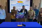 Bank-Mandiri-menyerahkan-bantuan-satu-unit-mobil-donor-darah.jpg