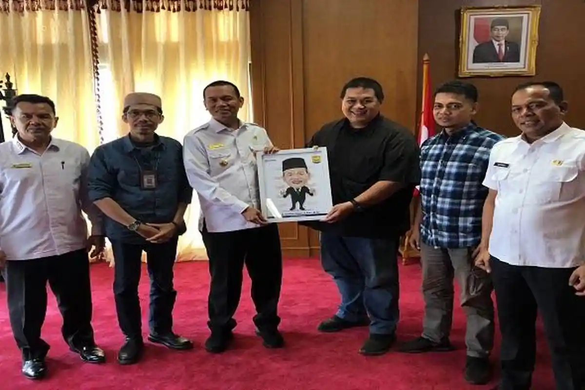 Genius Umar Antusias Sambut Tim Tribun Network Roadshow Relaunching TribunPadang.com di Pariaman