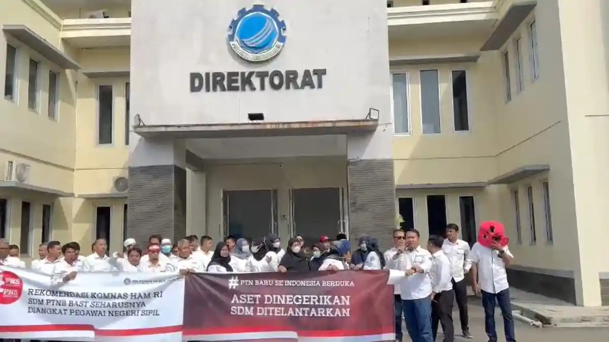 Dosen Hingga Tenaga Kependidikan Polindra Demo, Tuntut Diangkat Jadi ...