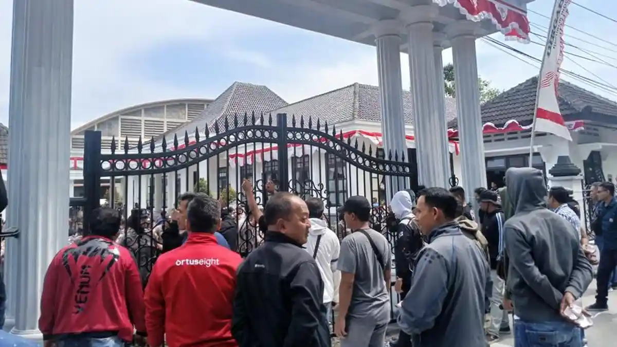 Begini Cara Polres Wonosobo Hadapi Aksi Unjuk Rasa di Kantor DPRD, Libatkan 300 Personel