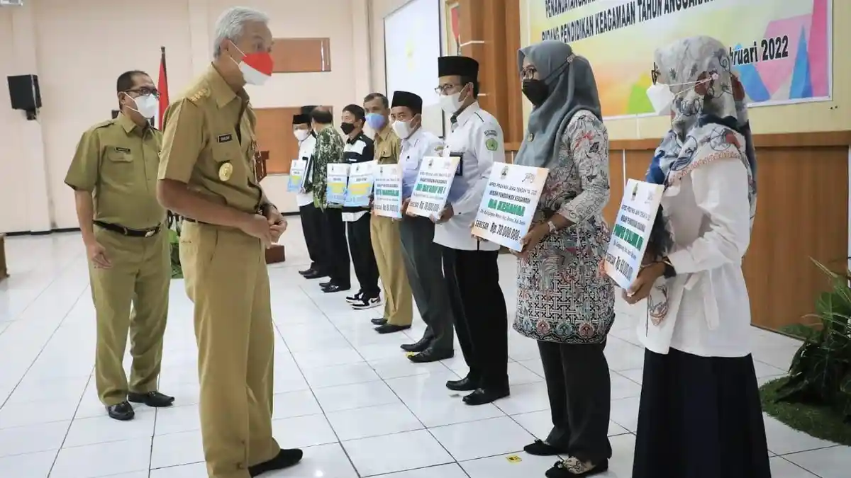 Pemprov Jateng Beri Hibah Rp107,1 Miliar ke Lembaga Pendidikan Keagamaan