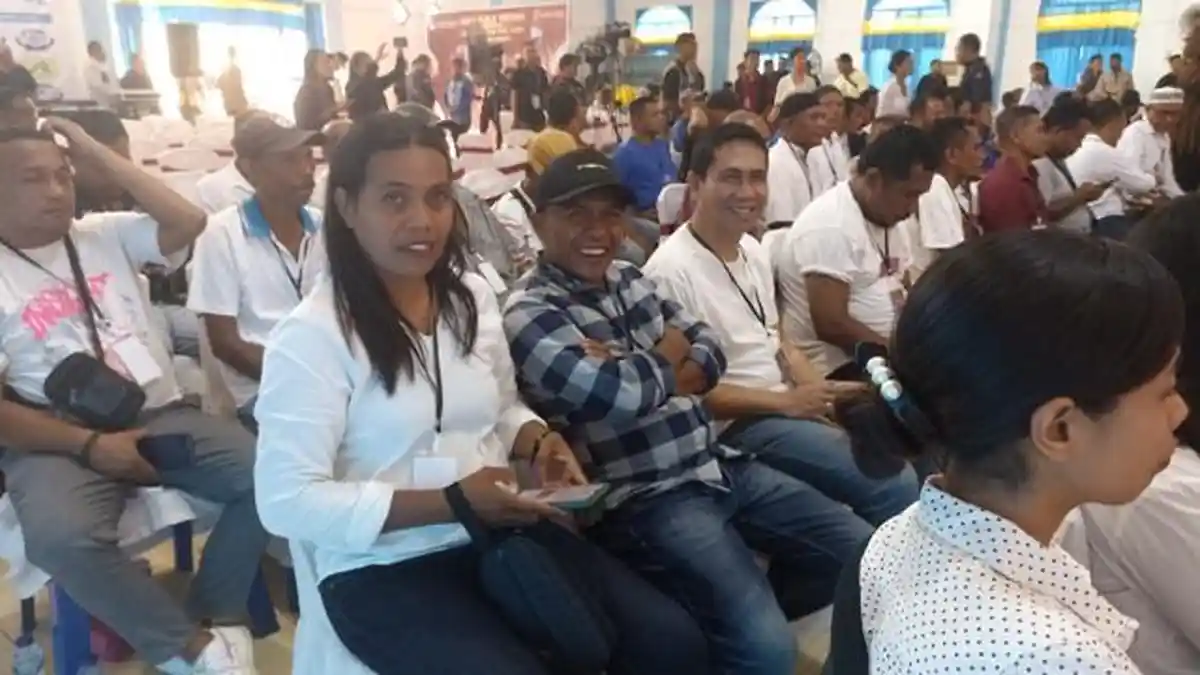 Saksikan Debat Perdana, Para Pendukung Paslon Padati Aula Ankara Lewoleba