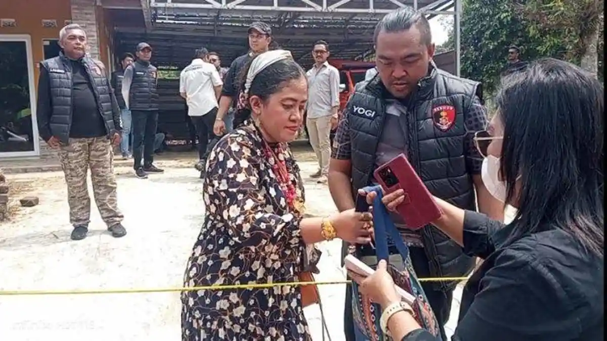 UPDATE Kasus Subang, Pawang Hujan Mbak Rara Bantu Polisi Temukan Sarung Golok, Milik Yosef?