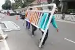 Pemasangan Pagar Pembatas Jalan