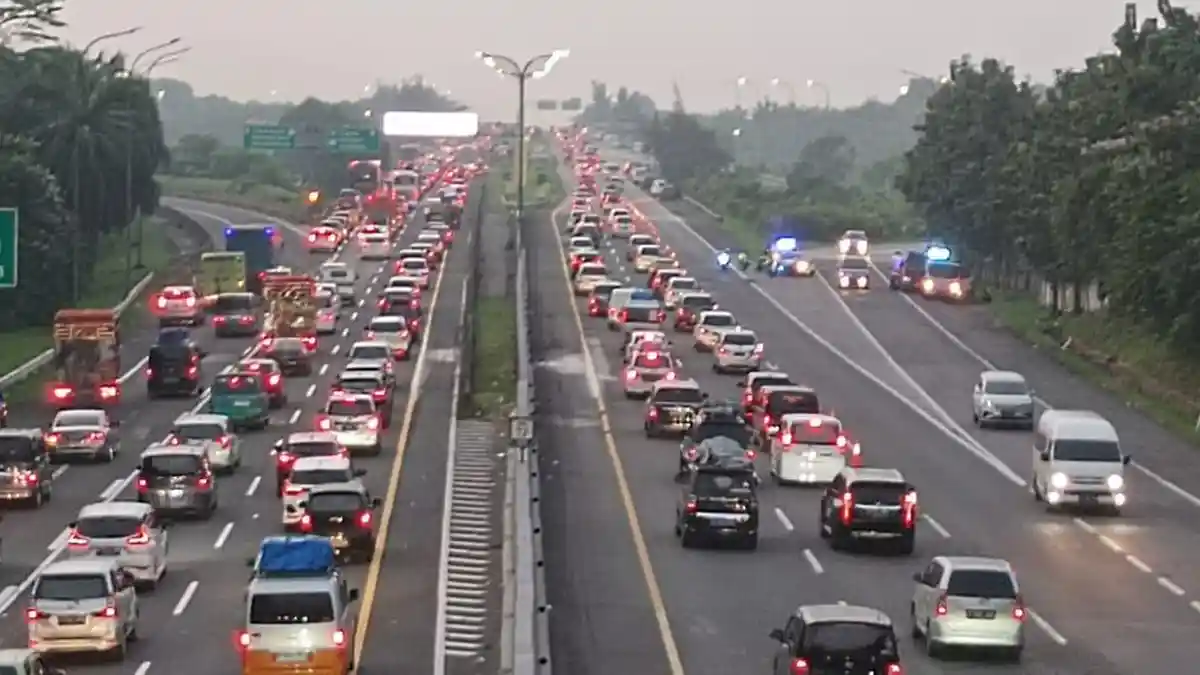 BREAKING News, One Way di Tol Cipali Diperpanjang, Pagi Ini Ramai, Dini Hari Tadi Macet 6 Kilometer