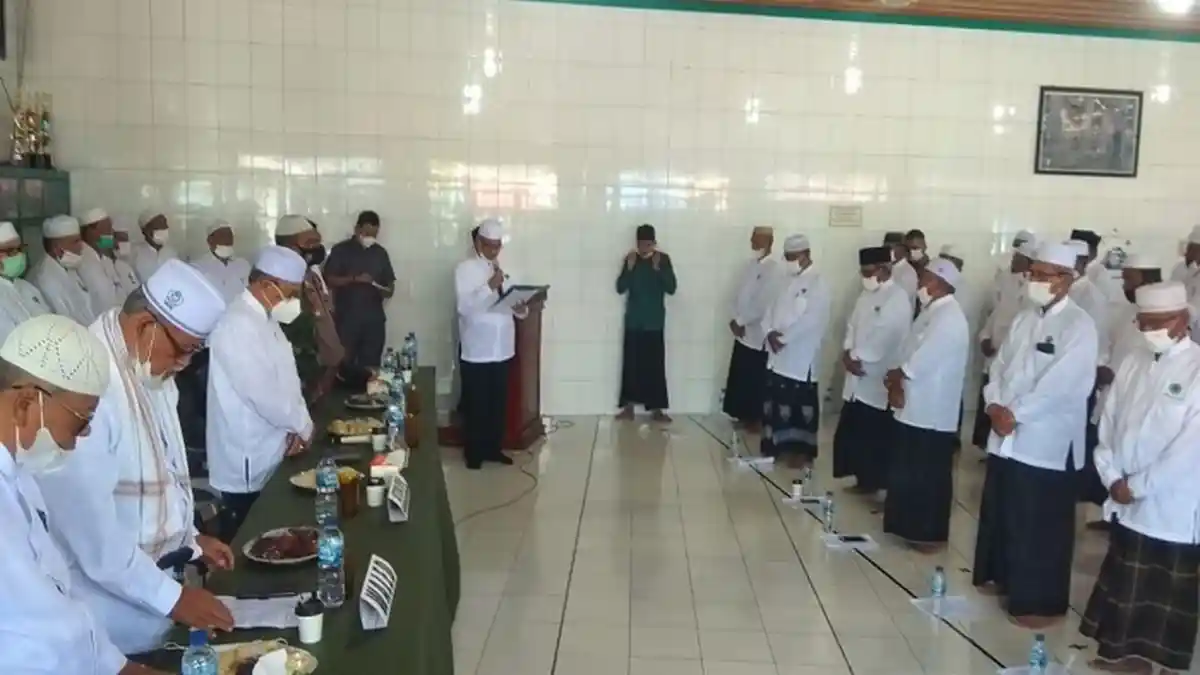 Bupati Melantik Abu Mudi dan Waled Nu Sebagai Pengurus IPHI Samalanga