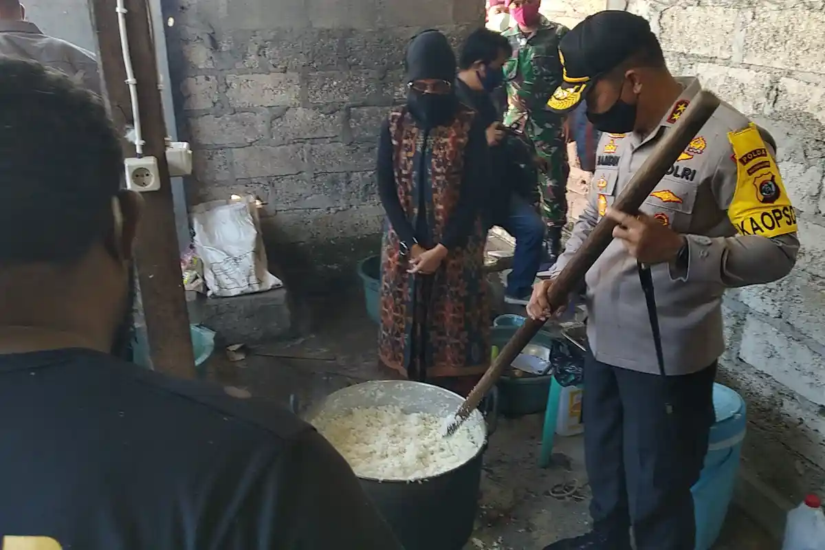 Kapolda NTT Tinjau Dapur Lapangan TNI-Polri 