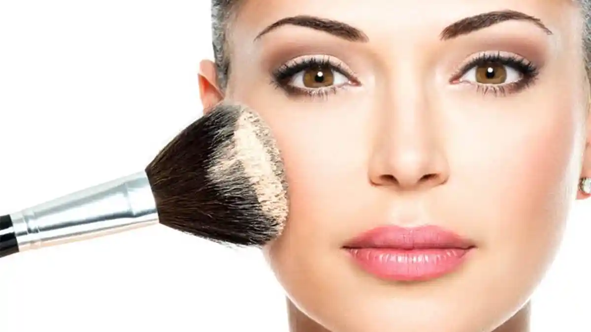Cara Pakai Blush On Sesuai dengan Bentuk Wajah, Tekstur Jadi Kunci Utama