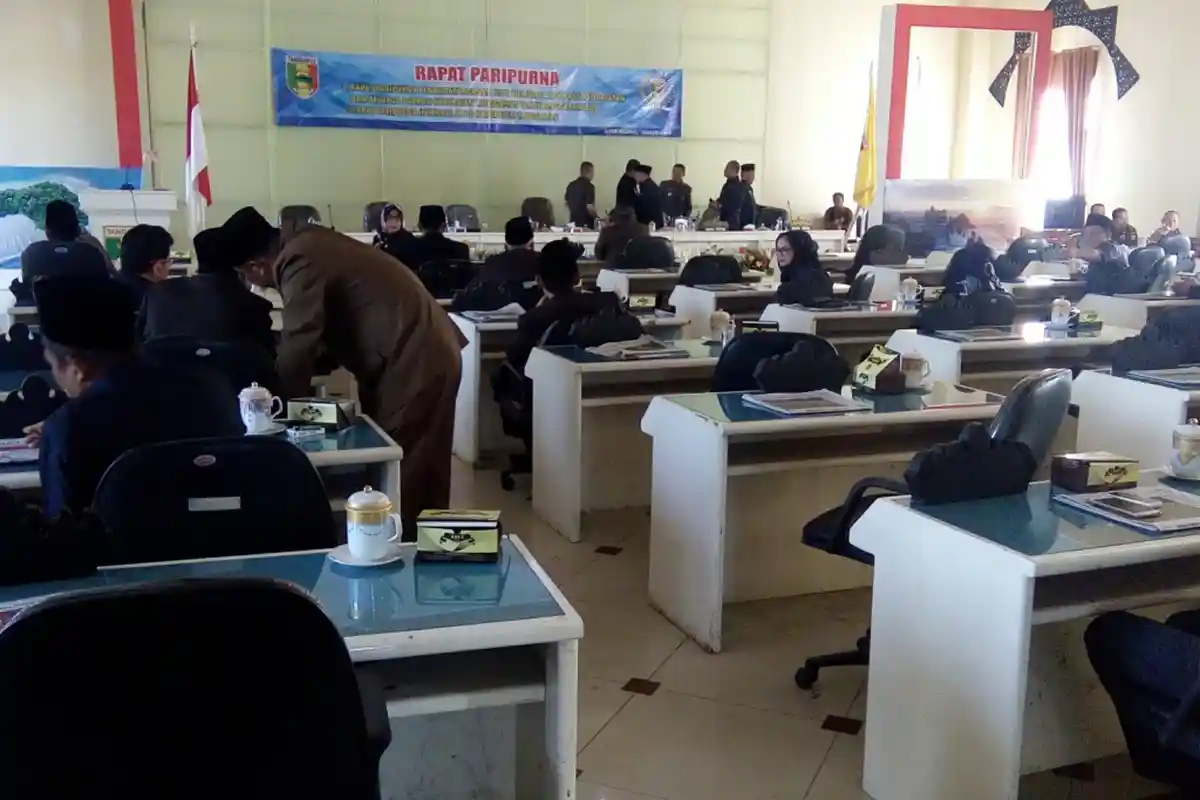 22 Anggota DPRD Mangkir, Pengesahan APBD Tanggamus 2020 Kembali Tertunda