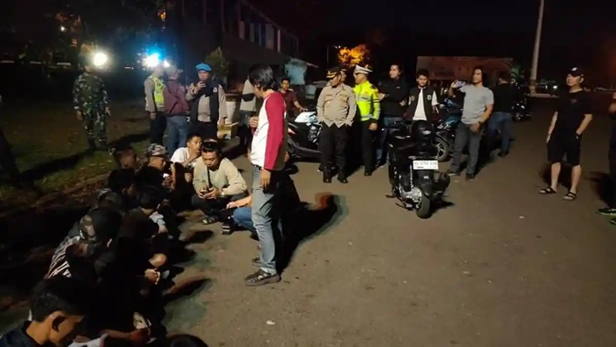 Simpan Bom Molotov dan Petasan, 14 Pemuda Diduga Hendak Lakukan Perusakan di Gedung DPRD Lahat