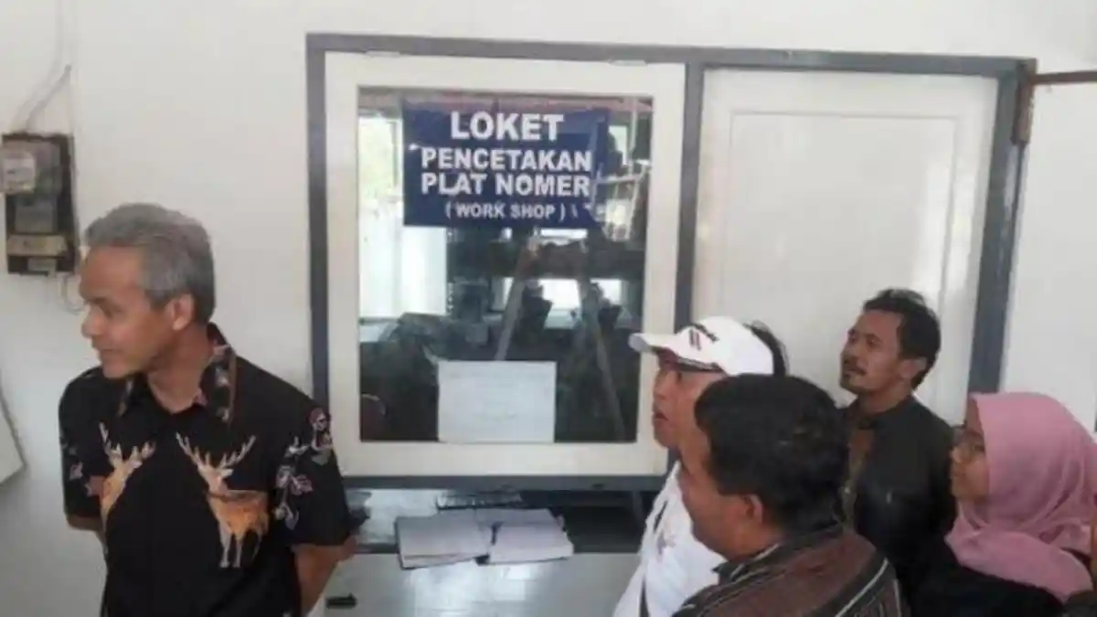 Diomeli Gubernur, Polisi Ini Gemetar Kembalikan Rp 50.000 ke Warga