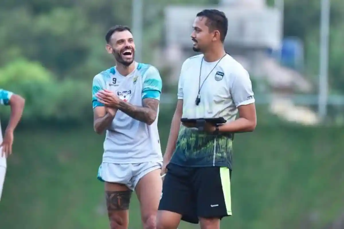 "Sampai Jumpa Lagi" Kata Tyronne del Pino pada Asisten Pelatih Persib Bandung, Kode Perpisahan?